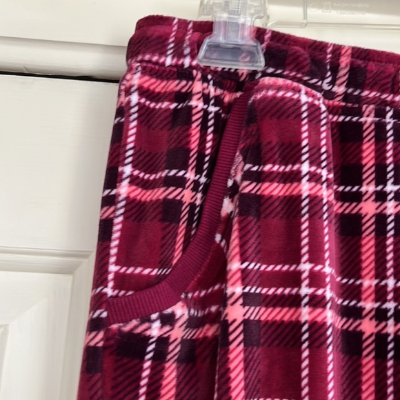 Muk Luks PJ set - Picture 7 of 8